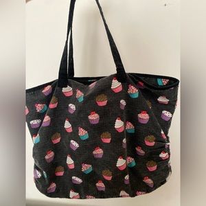 Cupcake tote